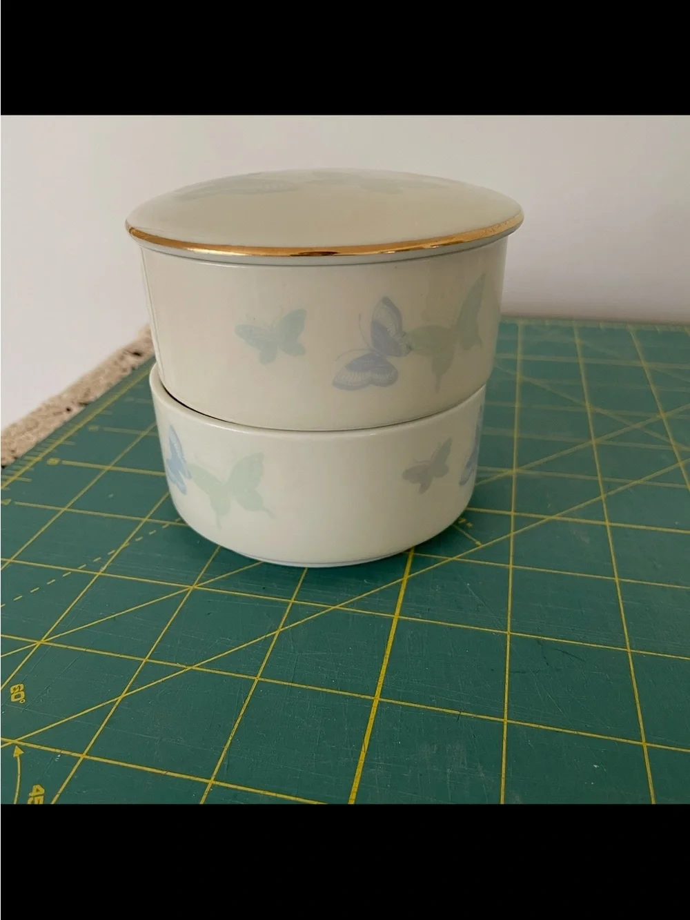 Butterfly Motif Porcelain Trinket Box - Cream with Pastel Accents